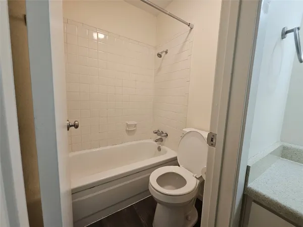 $875 | 4406 Avenue C, Austin, TX 78751