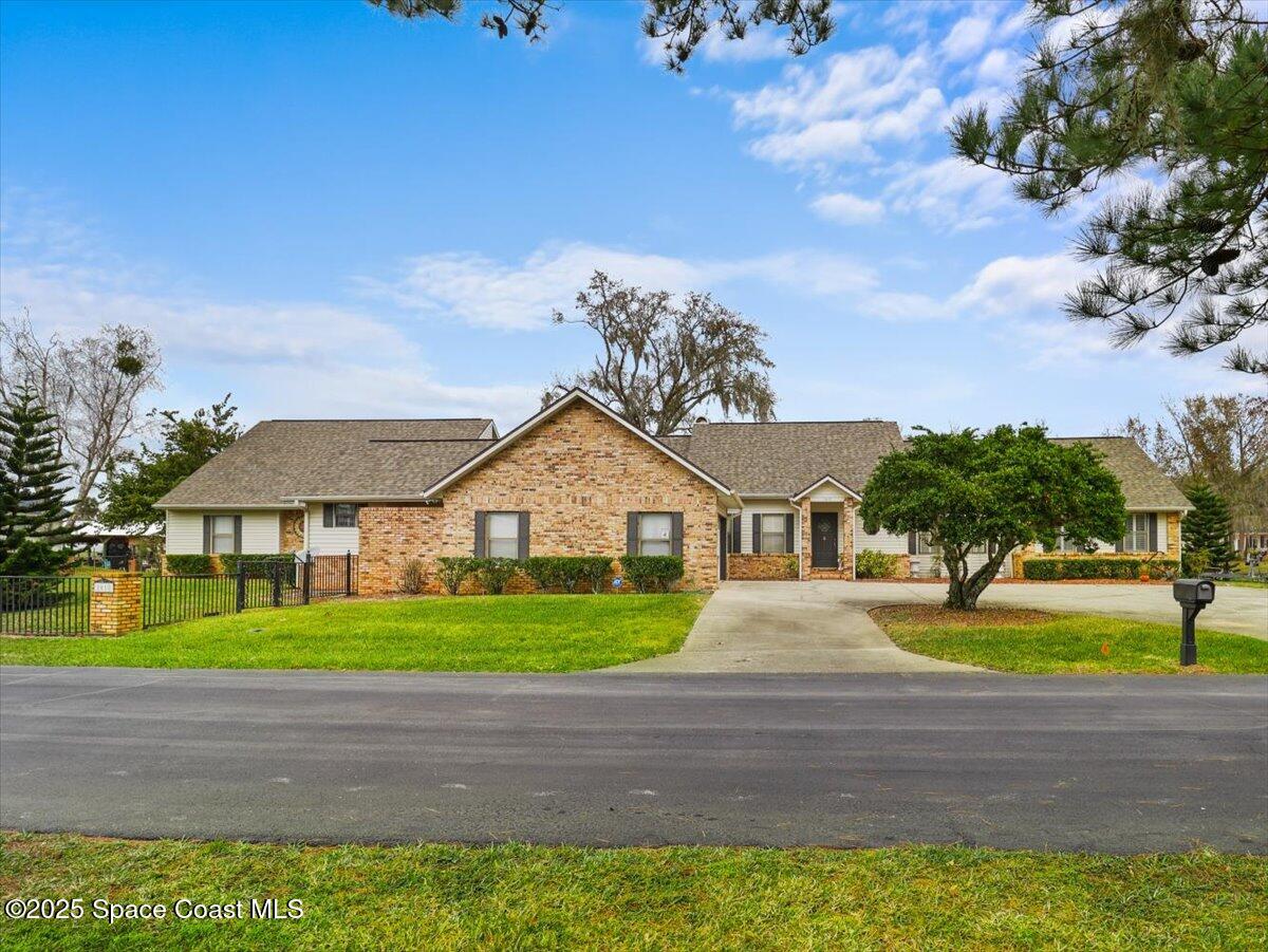 1610 Yellow Brick Road Astor, FL 32102 - Photo 2 of 69 16-Yellow Brick Rd-15