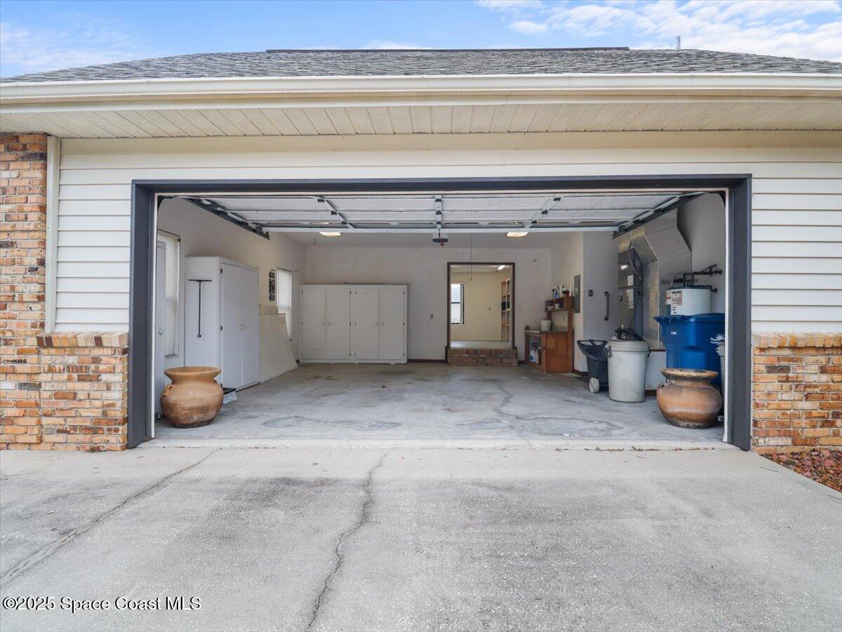 1610 Yellow Brick Road Astor, FL 32102 - Photo 7 of 69 27-Yellow Brick Rd-26