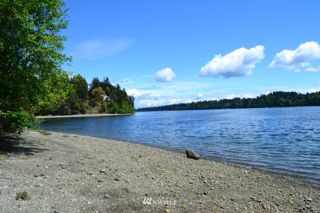 240 East Robbins Road Grapeview, WA 98546 - Photo 15 of 24 Gallery Image 15
