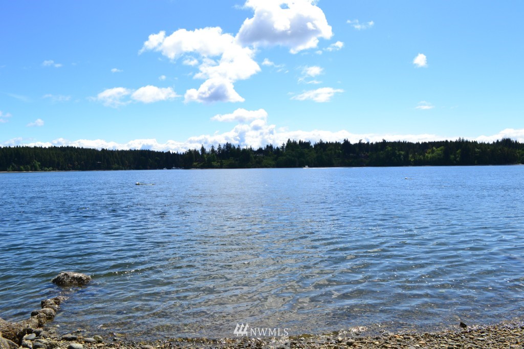 240 East Robbins Road Grapeview, WA 98546 - Photo 16 of 24 Gallery Image 16