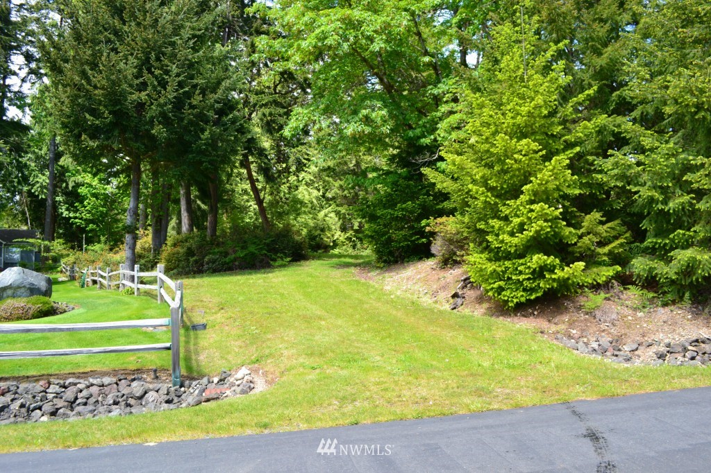 240 East Robbins Road Grapeview, WA 98546 - Photo 22 of 24 Gallery Image 22