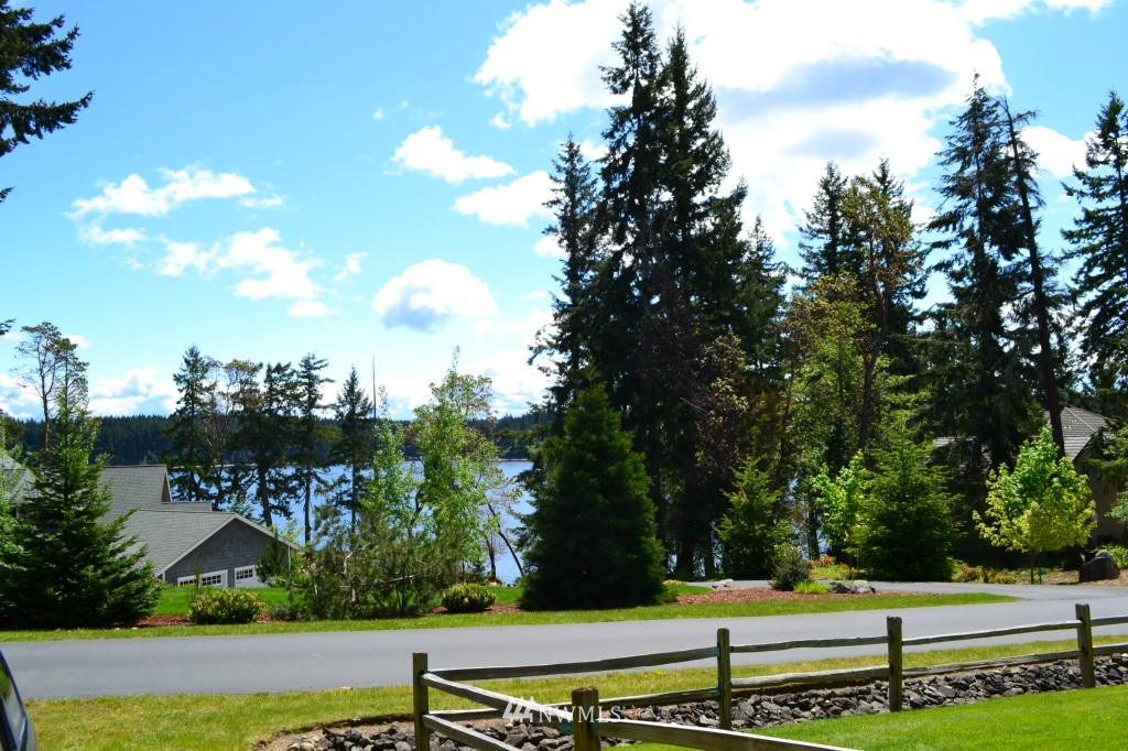 240 East Robbins Road Grapeview, WA 98546 - Photo 7 of 24 Gallery Image 7