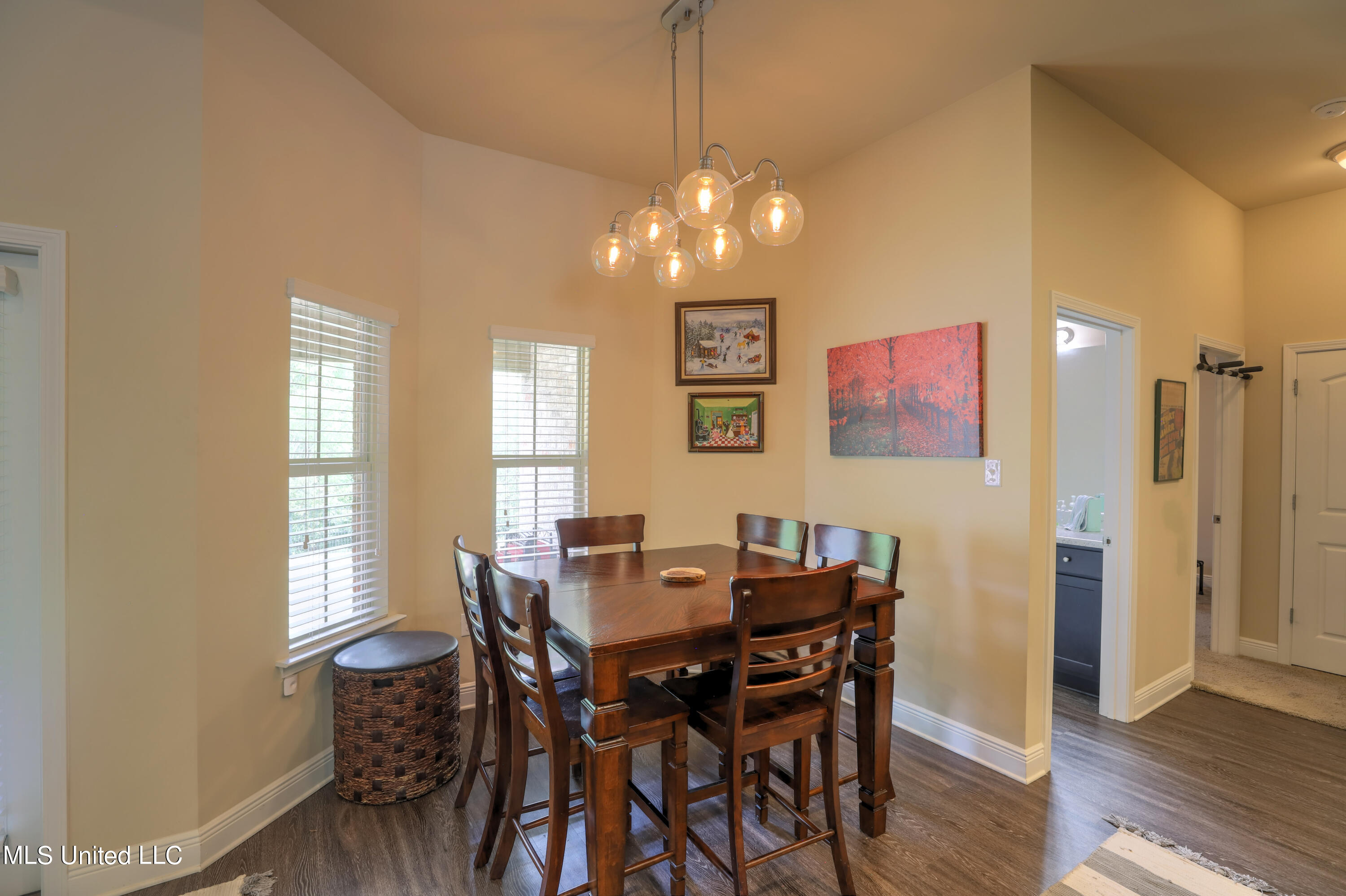 6885 Biddix Evans Road Ocean Springs, MS 39564 - Photo 11 of 26 Breakfast Area