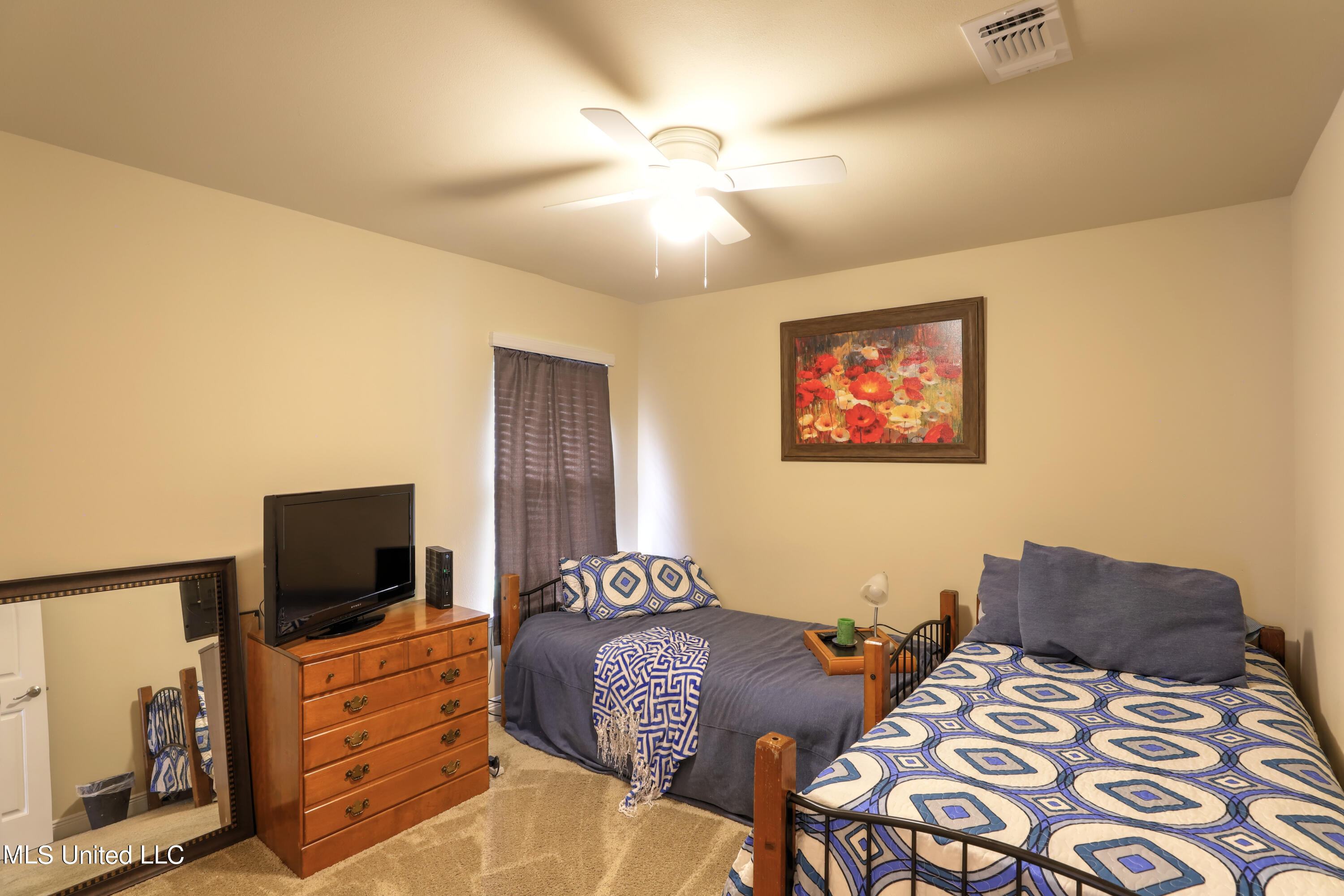 6885 Biddix Evans Road Ocean Springs, MS 39564 - Photo 16 of 26 Spare Bedroom