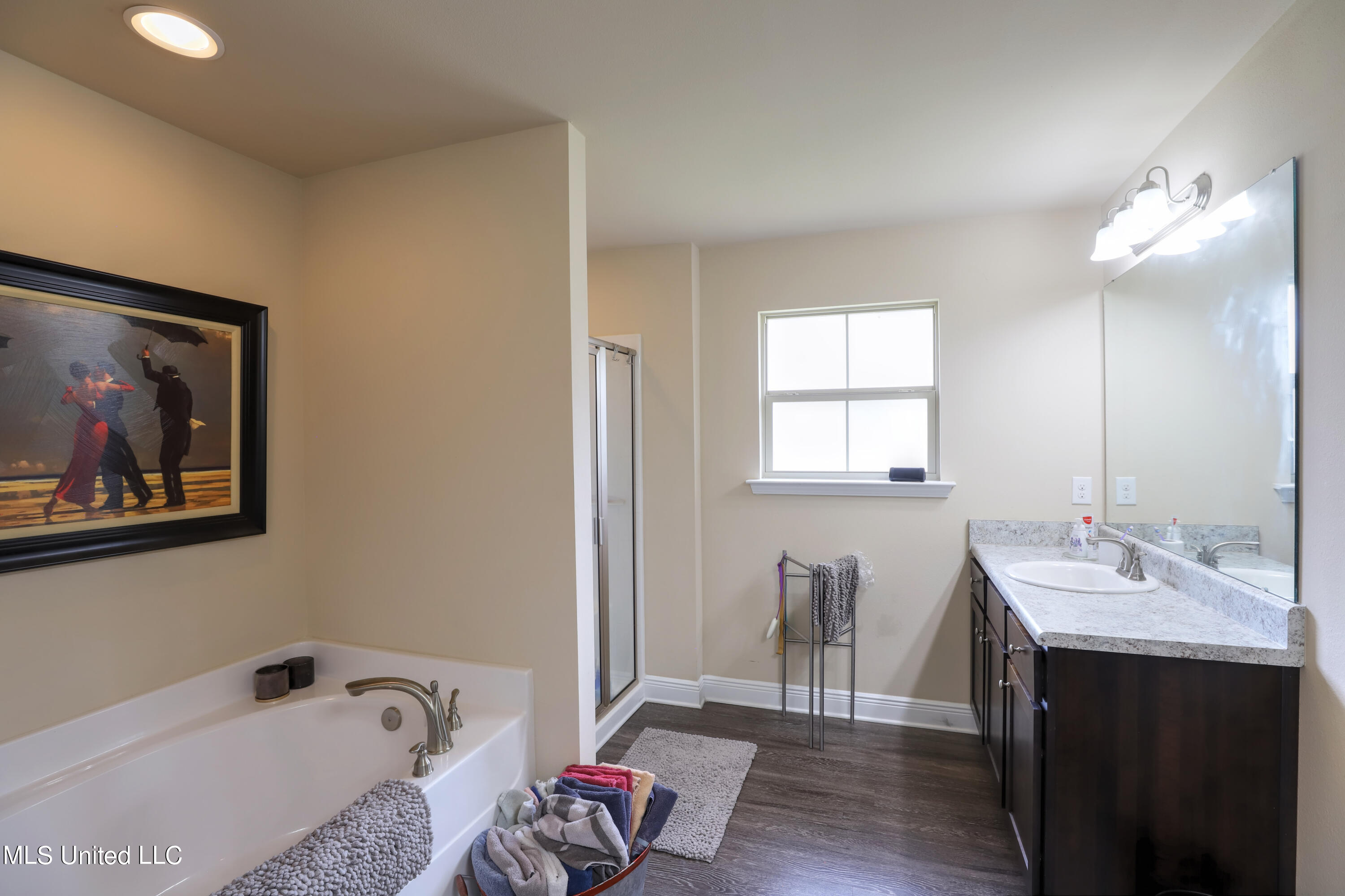 6885 Biddix Evans Road Ocean Springs, MS 39564 - Photo 21 of 26 Master Bathroom