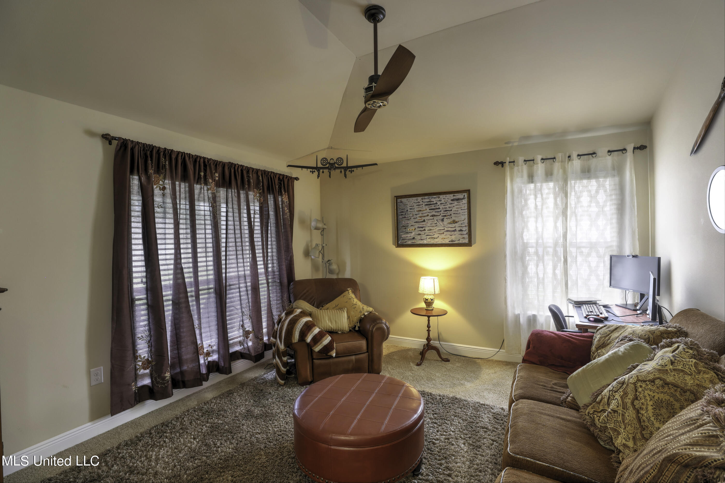 6885 Biddix Evans Road Ocean Springs, MS 39564 - Photo 6 of 26 Front Room