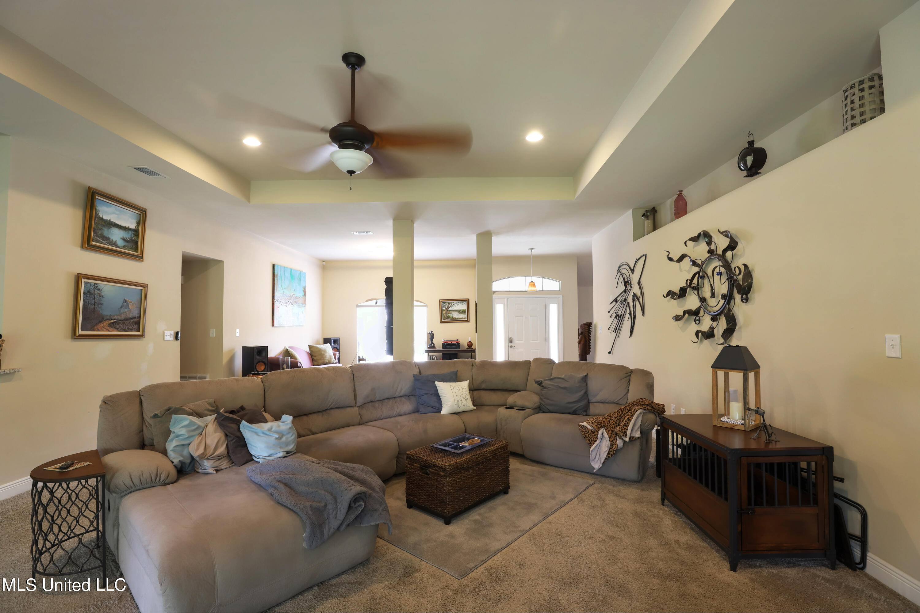 6885 Biddix Evans Road Ocean Springs, MS 39564 - Photo 10 of 26 Living Room