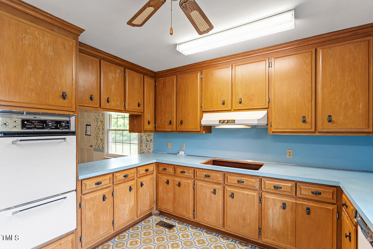 6319 Amhurst Road Durham, NC 27713 - Photo 9 of 41 6319 Amhurst Rd