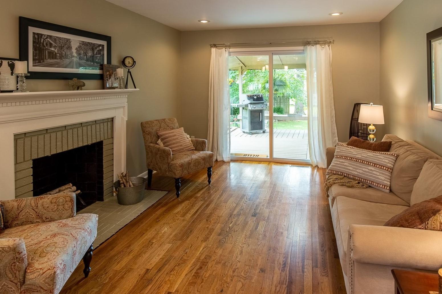 25 Compton Bristol, TN 37620 - Photo 6 of 28 Kitchen sitting area