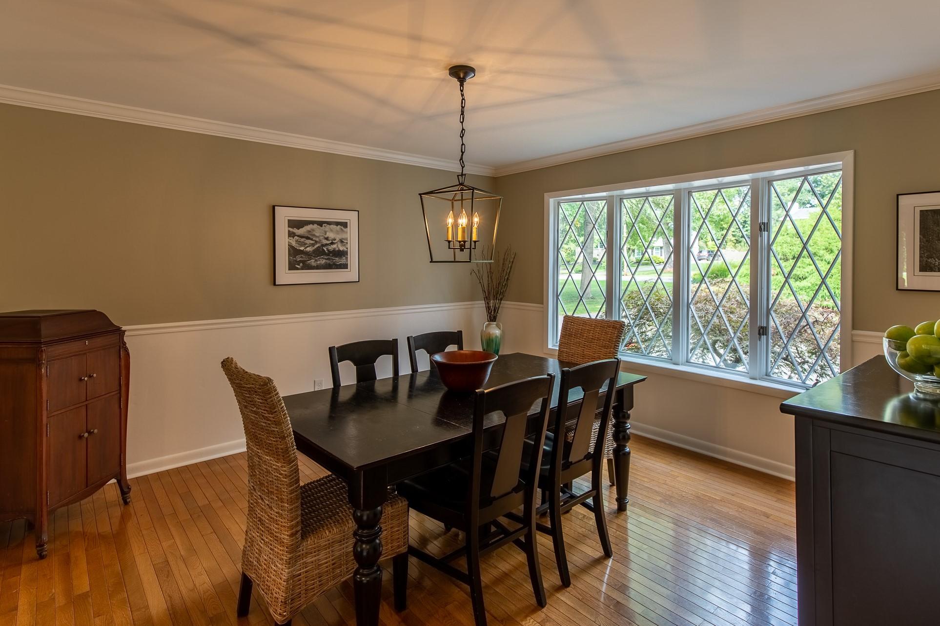 25 Compton Bristol, TN 37620 - Photo 7 of 28 Dining room