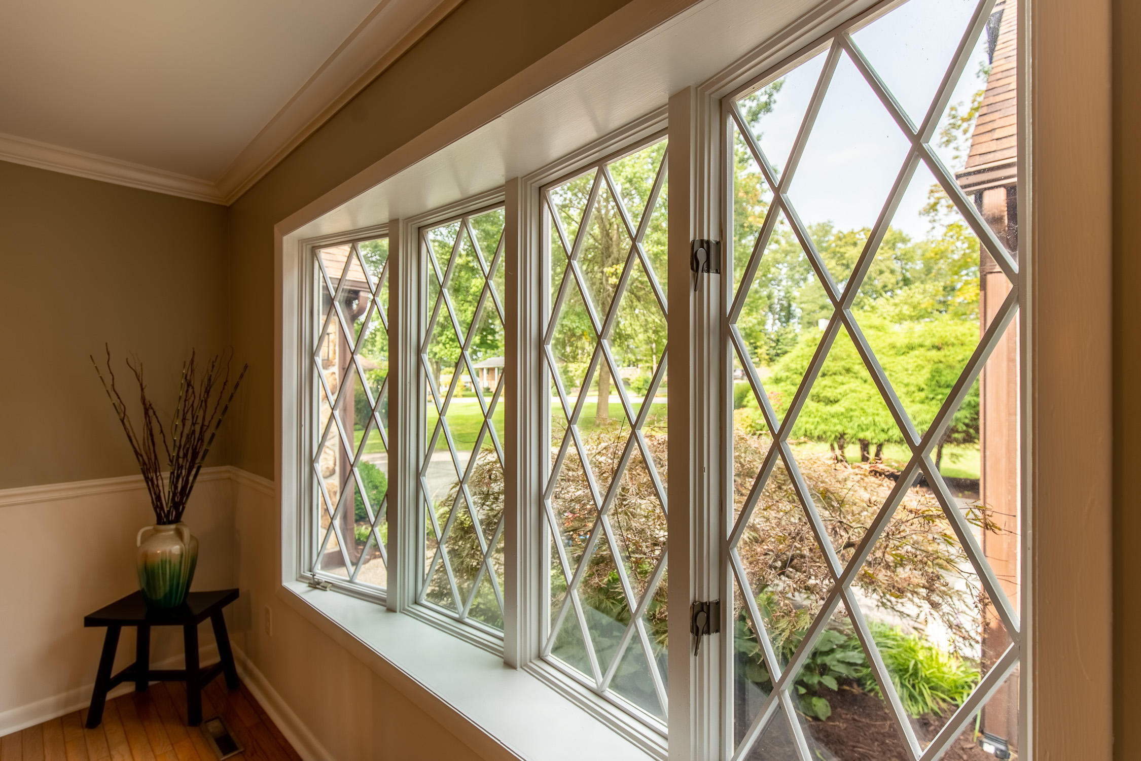 25 Compton Bristol, TN 37620 - Photo 8 of 28 Dining room window