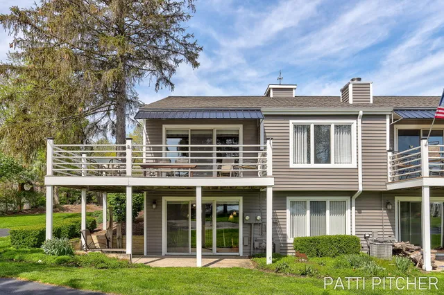 $454,900 | 618 Edgewater Drive, Spring Lake, MI 49456