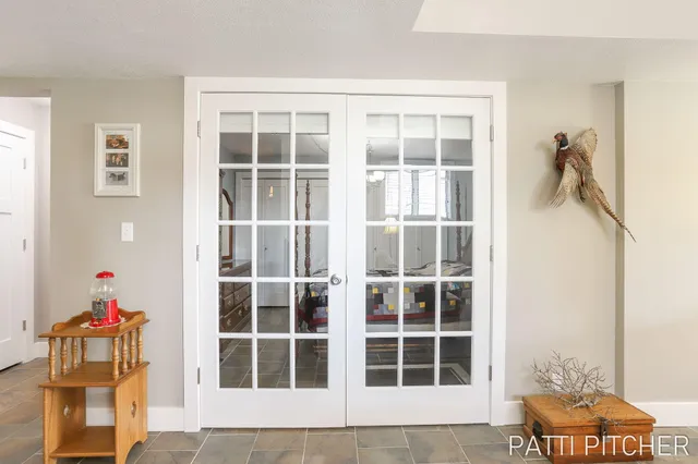 $454,900 | 618 Edgewater Drive, Spring Lake, MI 49456