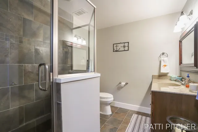 $444,900 | 618 Edgewater Drive, Spring Lake, MI 49456