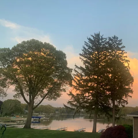 $454,900 | 618 Edgewater Drive, Spring Lake, MI 49456