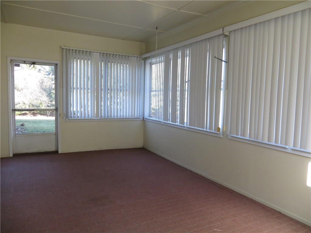 3974 Patterson Road Aliquippa, PA 15001 - Photo 12 of 14 Enclosed Sunporch