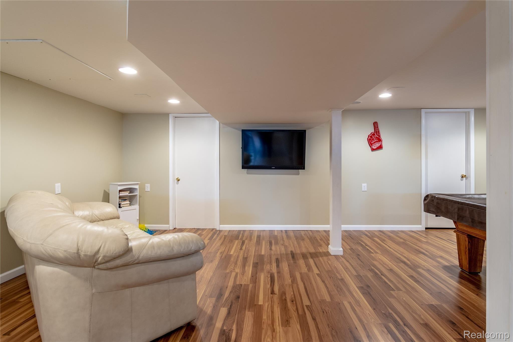 6273 Kings Pointe Road Grand Blanc, MI 48439 - Photo 17 of 39 EXCELLENT REC ROOM.jpg