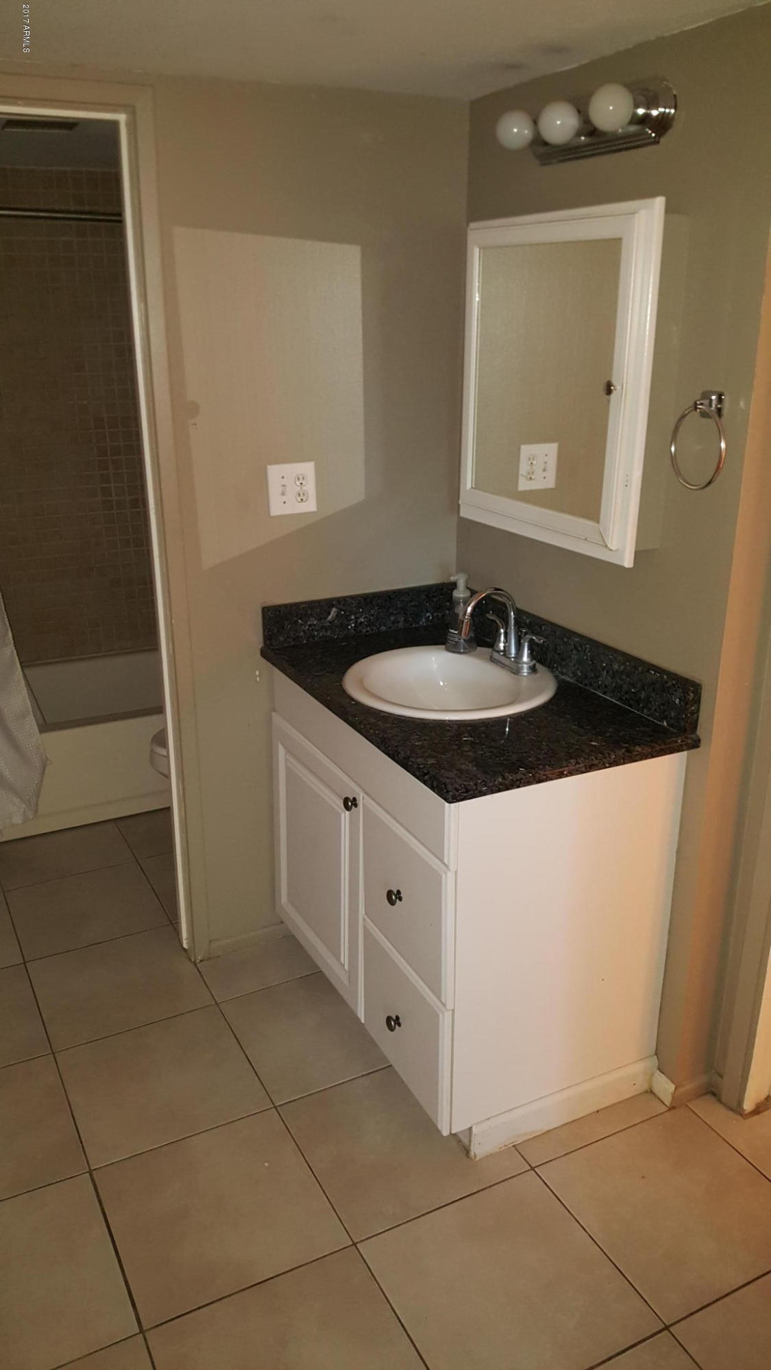 4111 East Camelback Road, Unit 20 Phoenix, AZ 85018 - Photo 9 of 13 20170129_164854