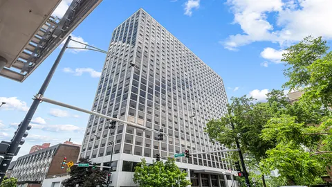 $150,000 | 4343 North Clarendon Avenue, Unit 1918, Chicago, IL 60613