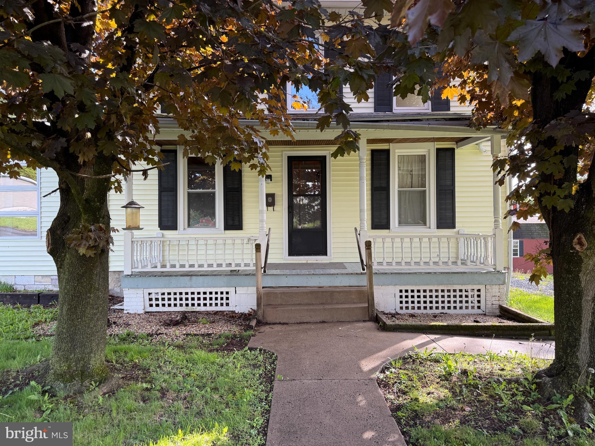 112 South Ridge Street Burnham, PA 17009 - Photo 26 of 33 front view of a house with a small yard