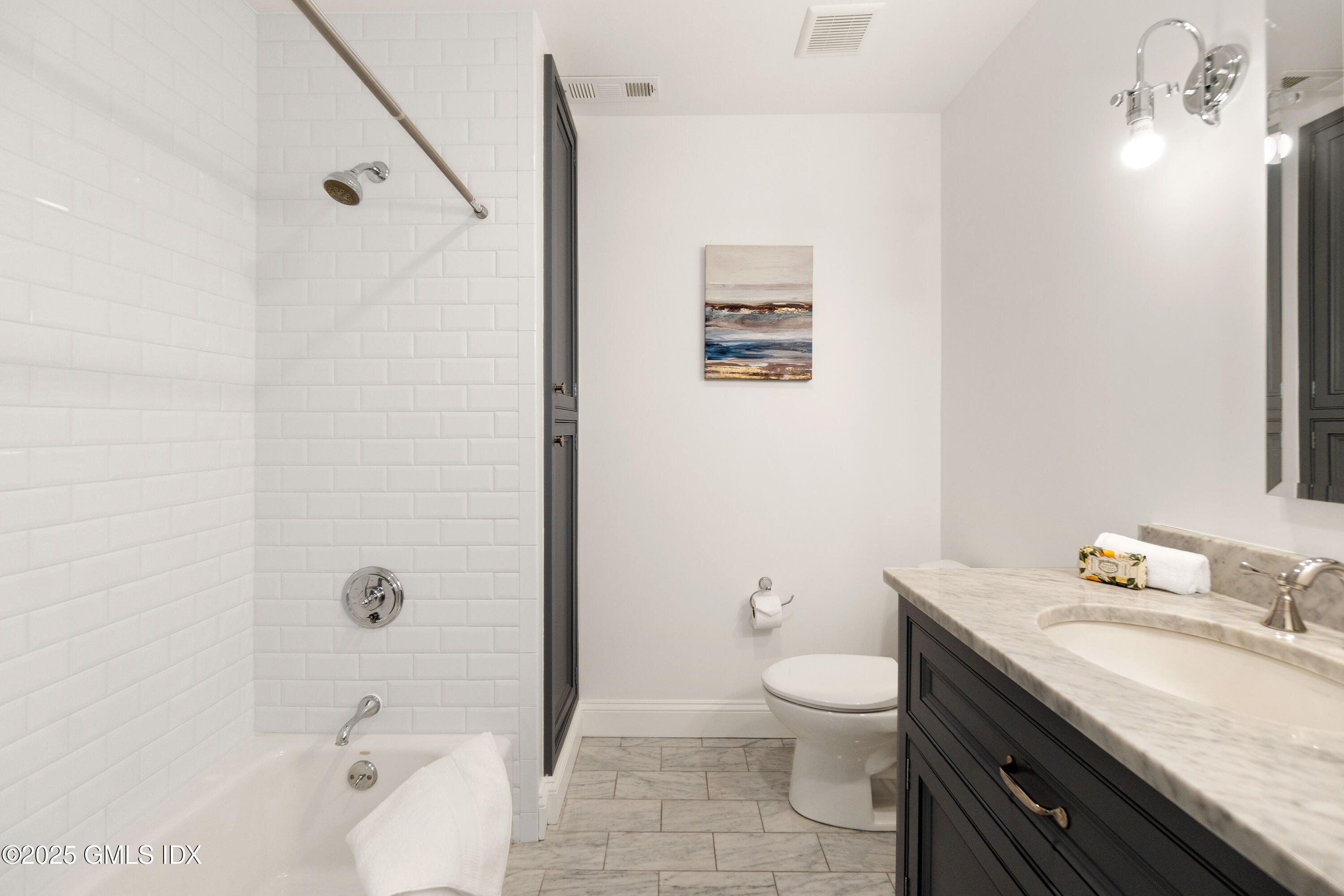 333 Palmer Hill Road, Unit 2B Riverside, CT 06878 - Photo 14 of 21 Bathroom