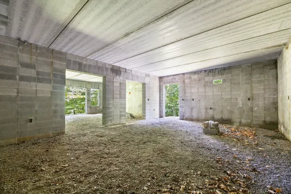 $644,000 | 432 Slow Roll Drive, Chapmansboro, TN 37035