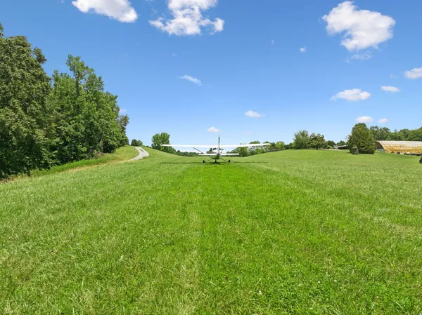 $644,000 | 432 Slow Roll Drive, Chapmansboro, TN 37035