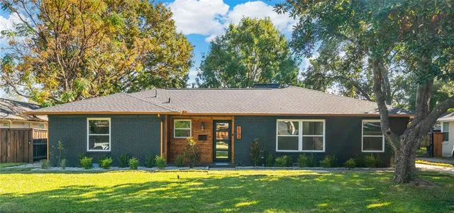 $884,900 | 6746 Braeburn Drive, Dallas, TX 75214