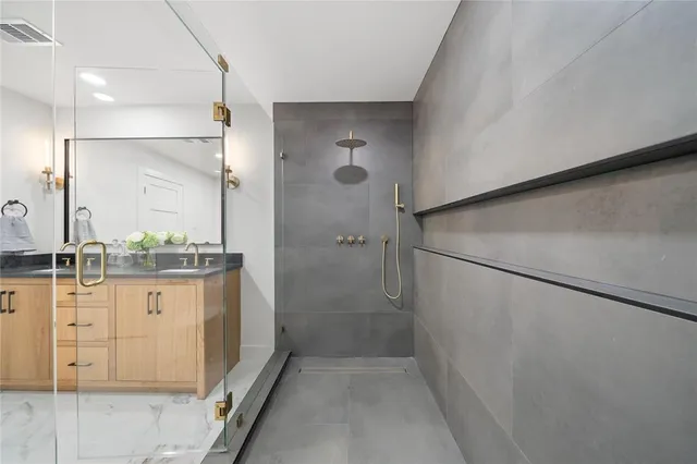 $884,900 | 6746 Braeburn Drive, Dallas, TX 75214