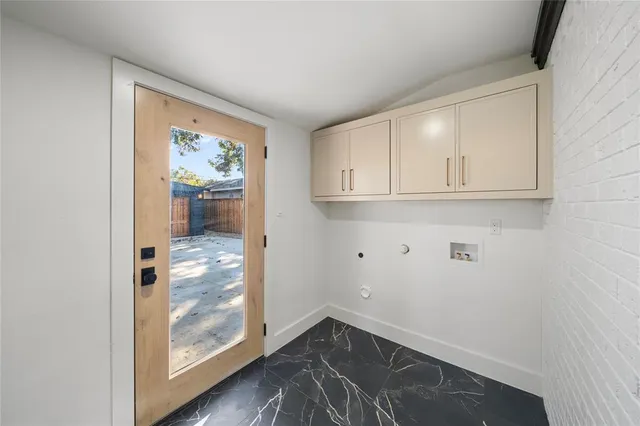 $884,900 | 6746 Braeburn Drive, Dallas, TX 75214