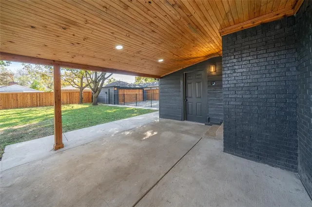 $884,900 | 6746 Braeburn Drive, Dallas, TX 75214