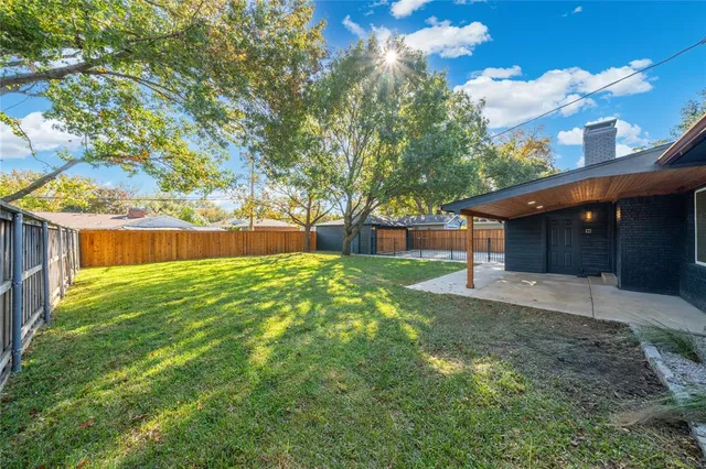 $884,900 | 6746 Braeburn Drive, Dallas, TX 75214