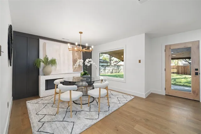 $884,900 | 6746 Braeburn Drive, Dallas, TX 75214