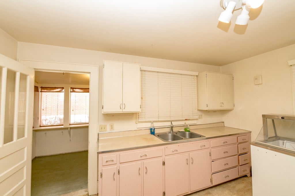 611 Glendale Road Galax, VA 24333 - Photo 32 of 64 Gallery Image 32