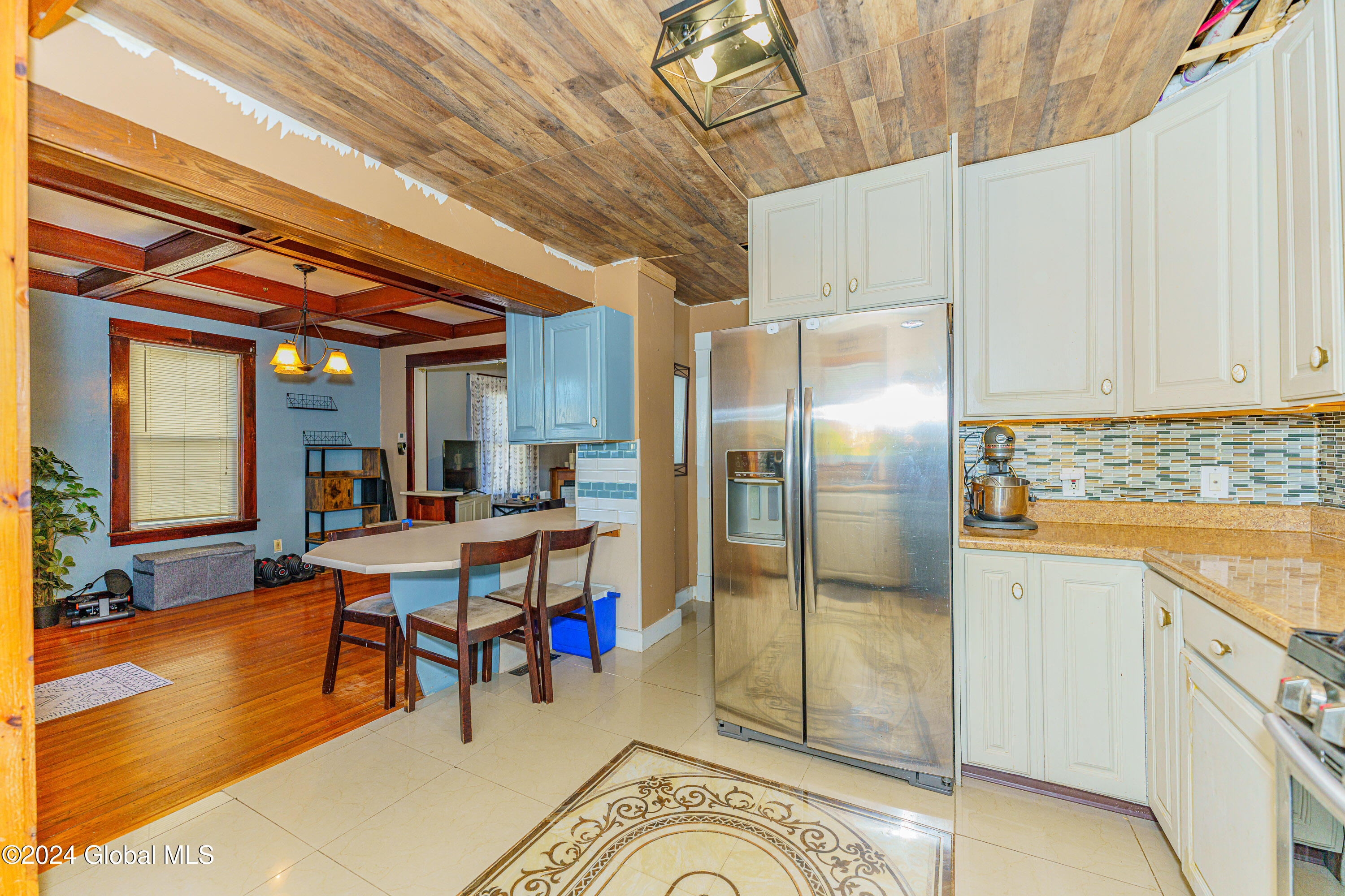21 Manchester Road Schenectady, NY 12304 - Photo 12 of 33 3 Kitchen 1