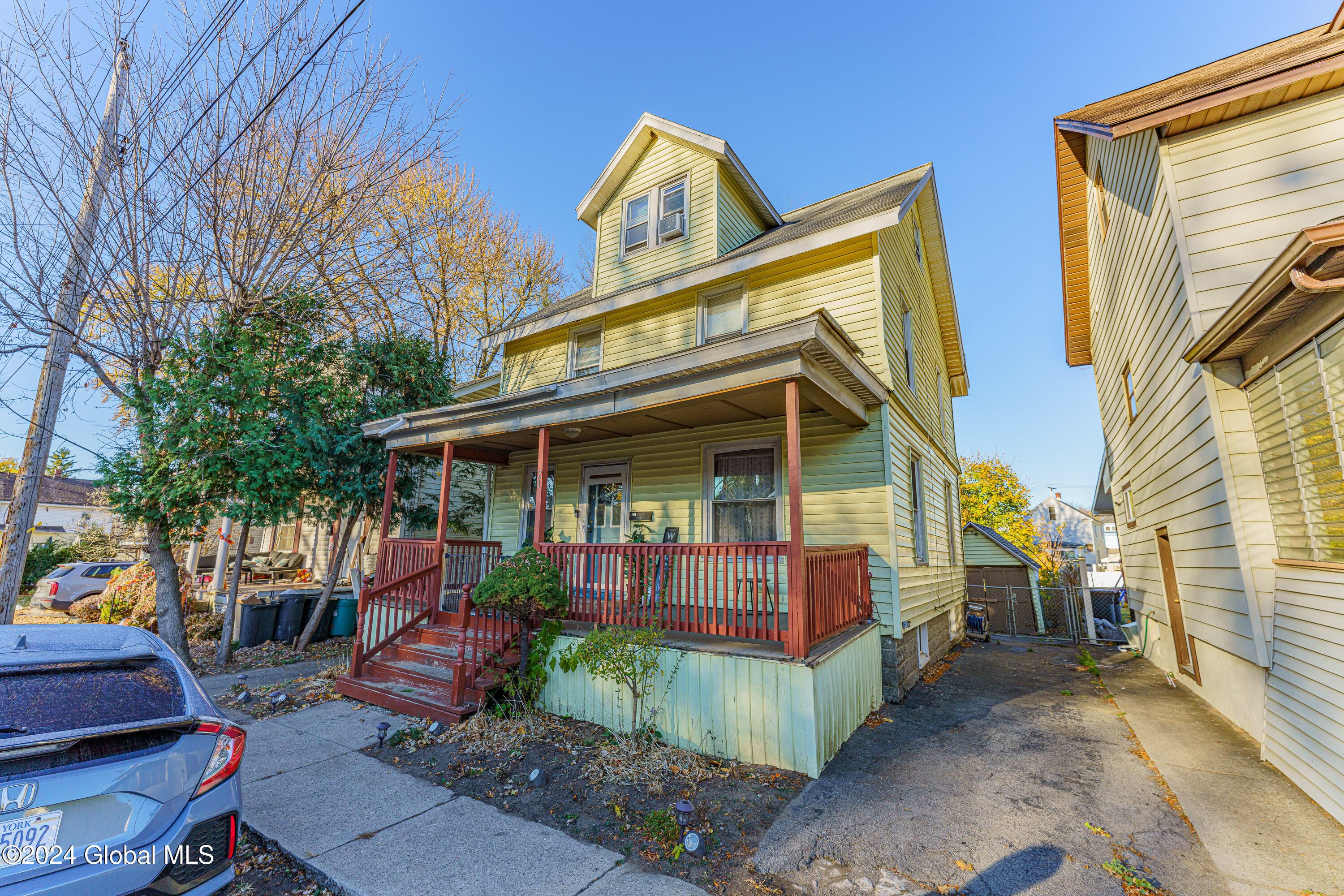 21 Manchester Road Schenectady, NY 12304 - Photo 2 of 33 0 Front 2