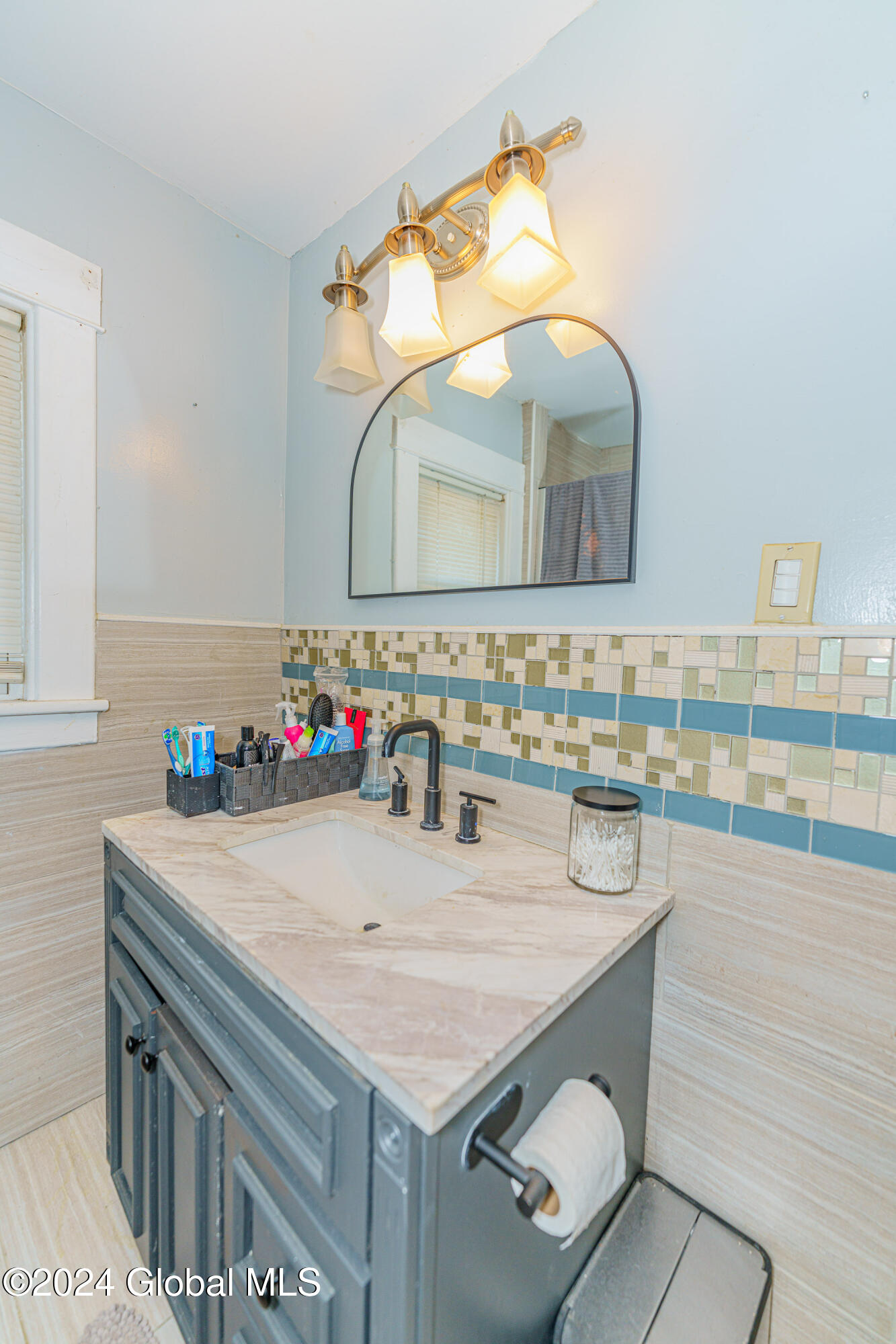 21 Manchester Road Schenectady, NY 12304 - Photo 25 of 33 Bathroom 3