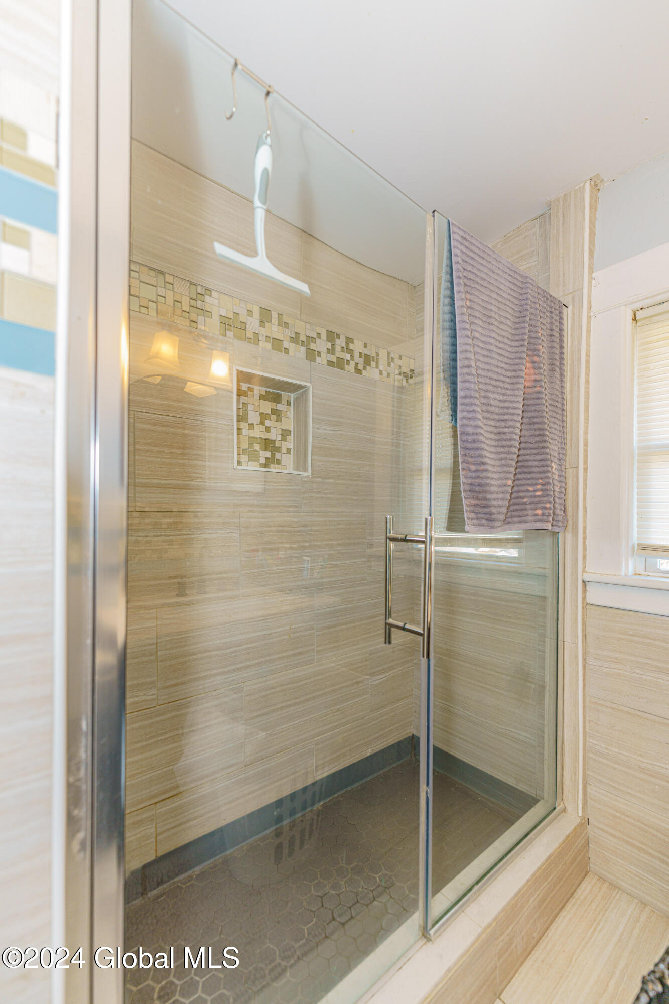 21 Manchester Road Schenectady, NY 12304 - Photo 26 of 33 Bathroom 4