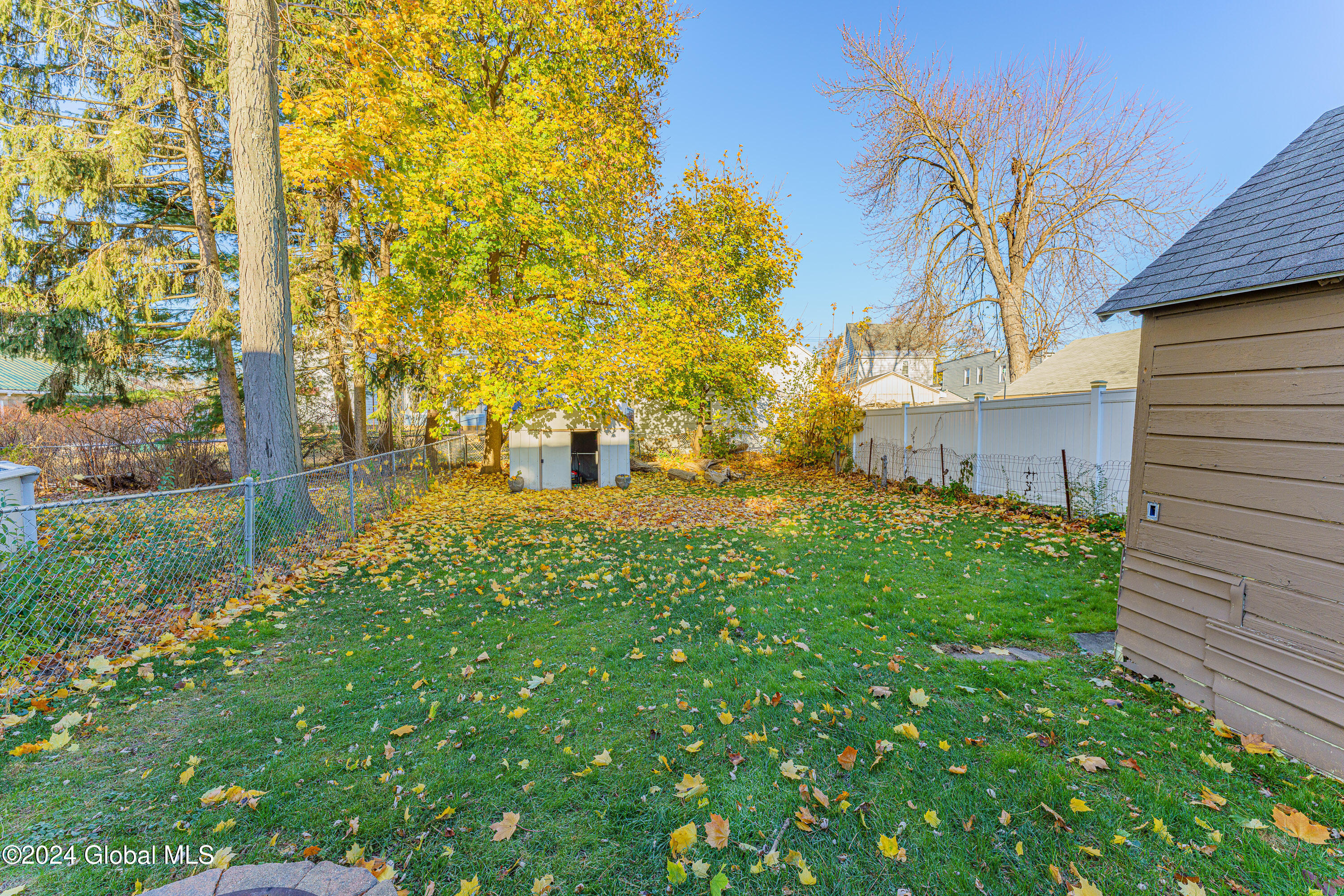 21 Manchester Road Schenectady, NY 12304 - Photo 31 of 33 Yard 5