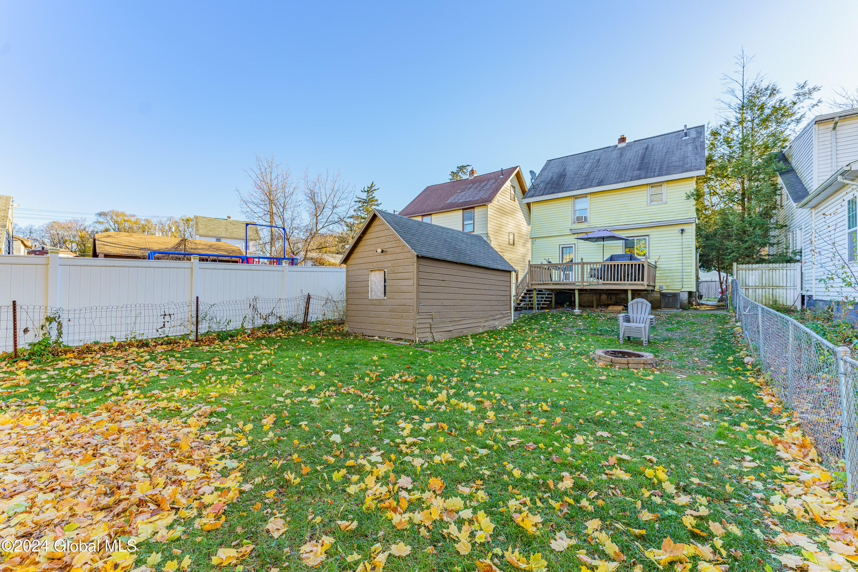 21 Manchester Road Schenectady, NY 12304 - Photo 32 of 33 Yard 6