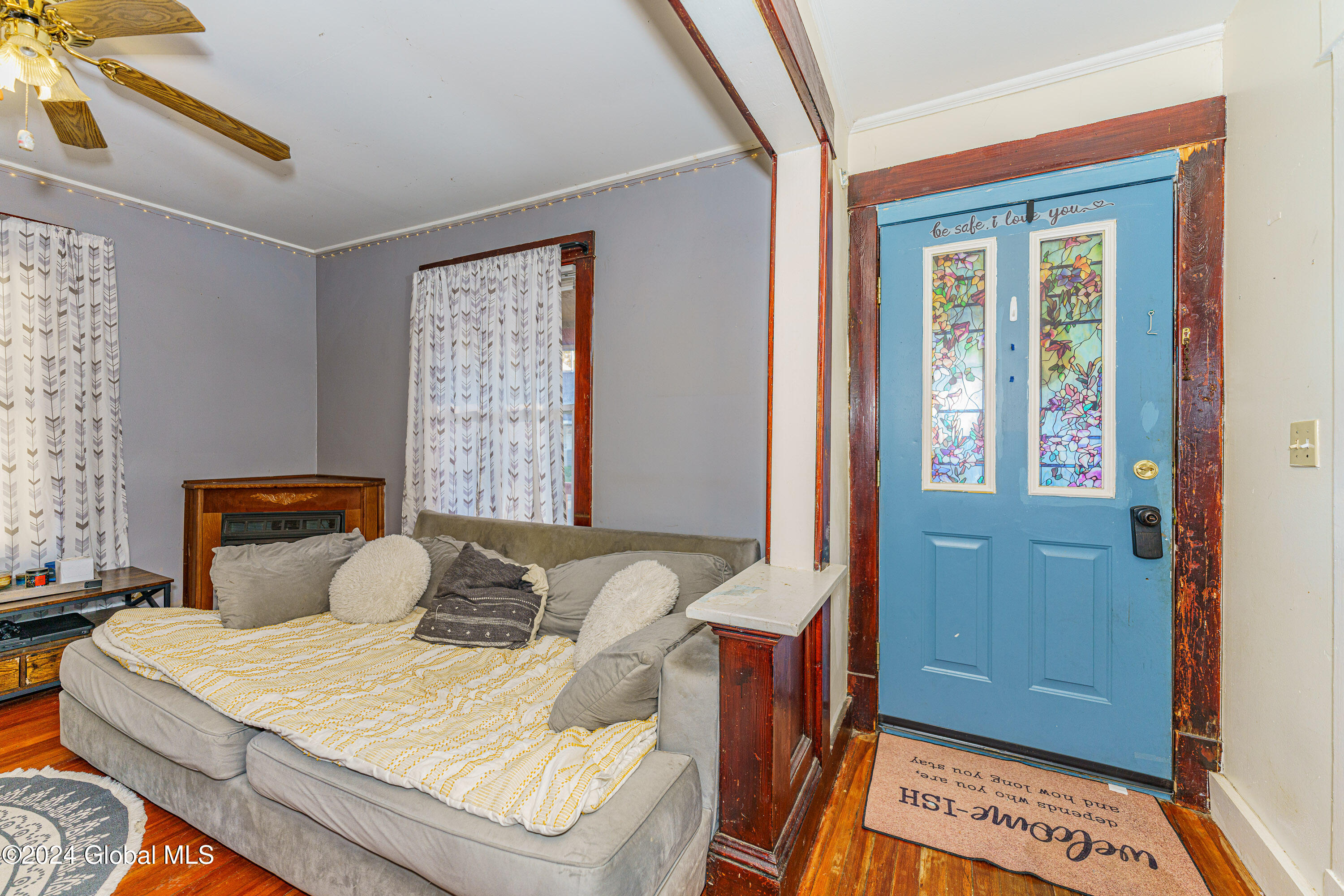 21 Manchester Road Schenectady, NY 12304 - Photo 4 of 33 1 Livingroom 1