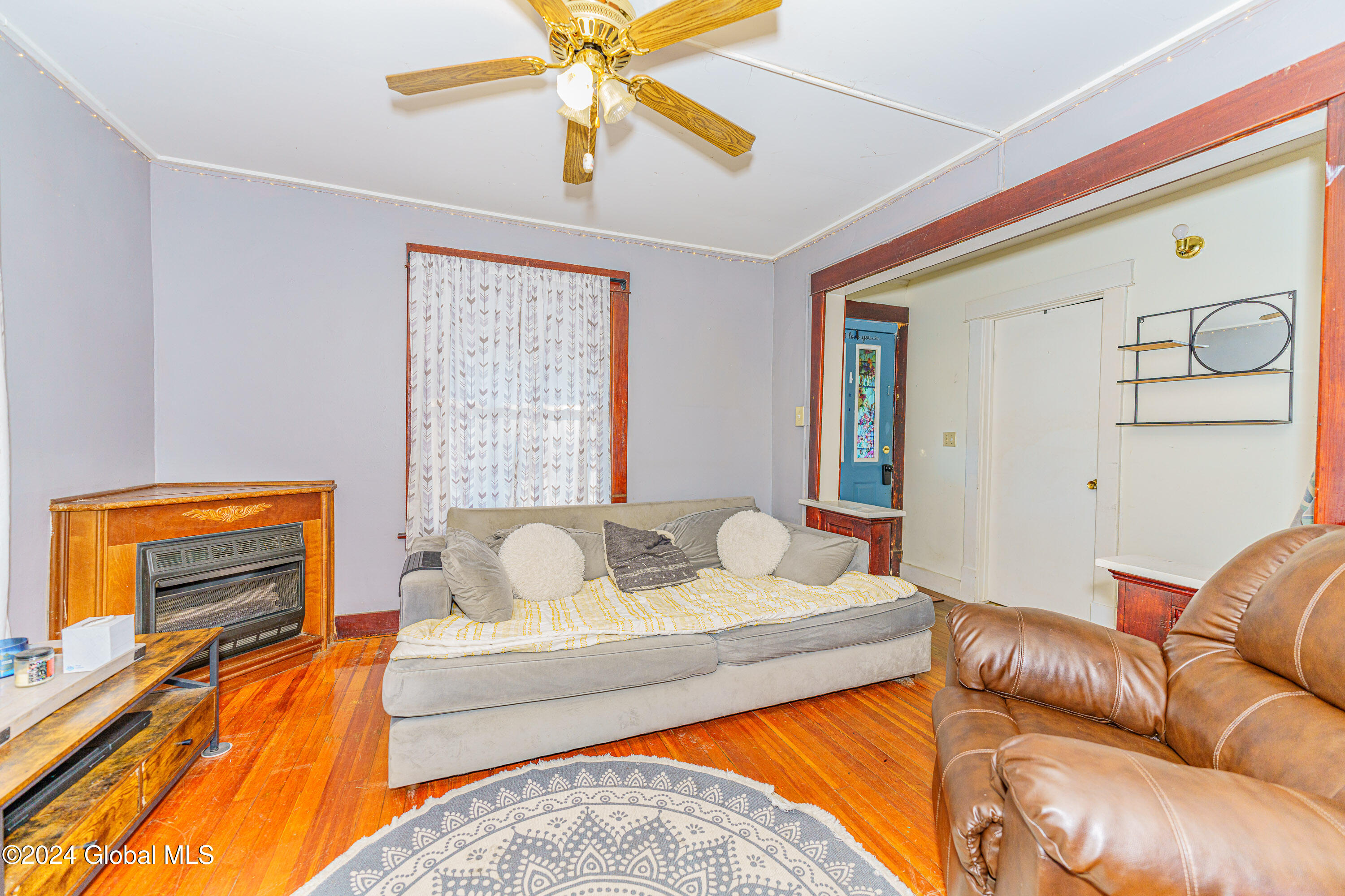 21 Manchester Road Schenectady, NY 12304 - Photo 7 of 33 1 Livingroom 4