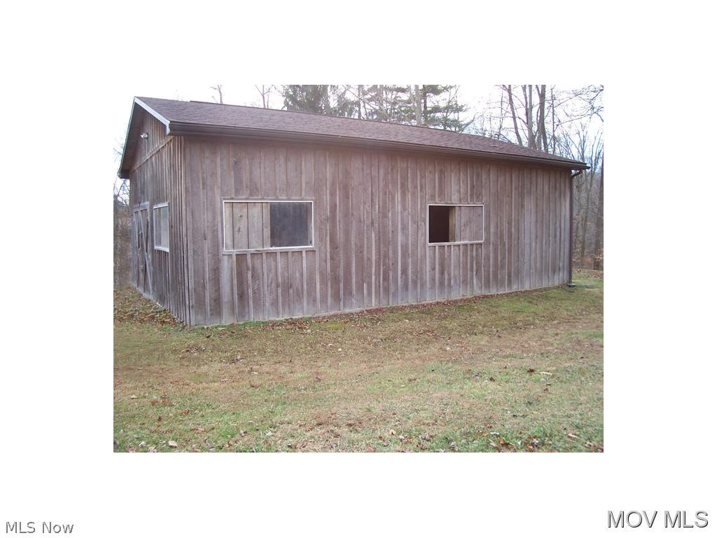 325 Federal Road Little Hocking, OH 45742 - Photo 16 of 19 barn