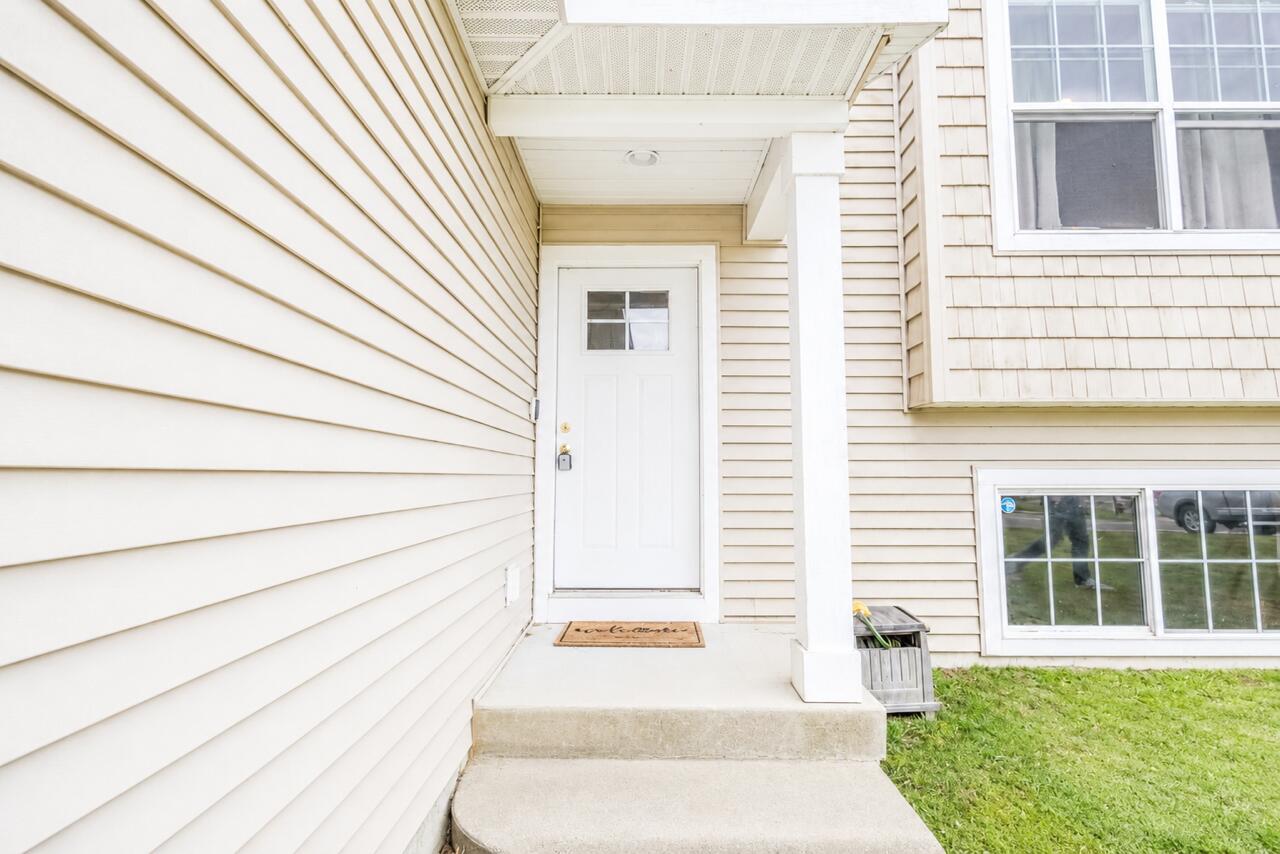 415 Pine Ridge Drive Belding, MI 48809 - Photo 9 of 28 40119622-F107-4B23-B679-04D3A63D178E