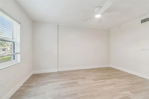 $225,000 | 300 Venetian Drive, Unit 2, Clearwater, FL 33755