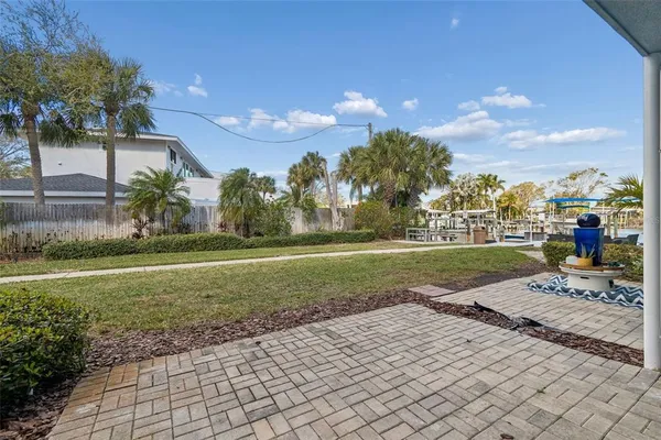 $225,000 | 300 Venetian Drive, Unit 2, Clearwater, FL 33755