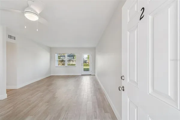 $225,000 | 300 Venetian Drive, Unit 2, Clearwater, FL 33755