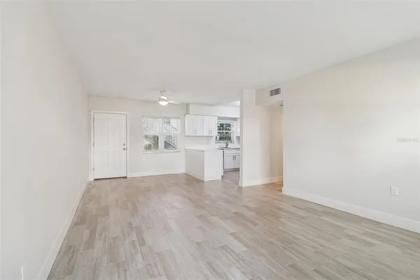 $225,000 | 300 Venetian Drive, Unit 2, Clearwater, FL 33755