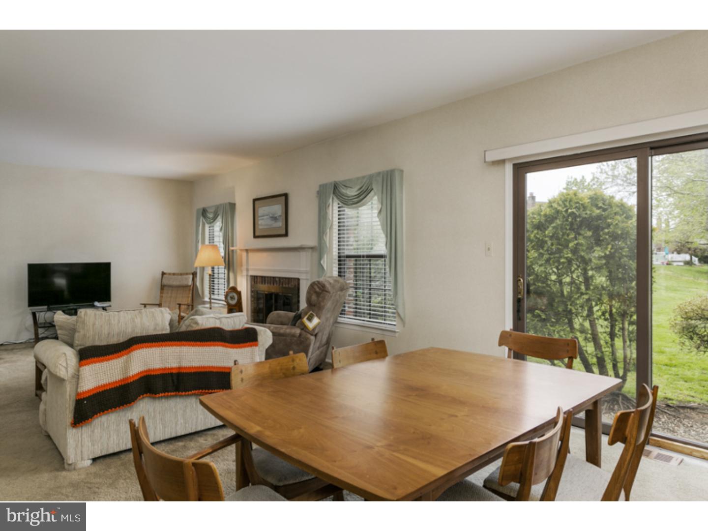 133 Farnwood Road Mount Laurel, NJ 08054 - Photo 12 of 25 Dining Room